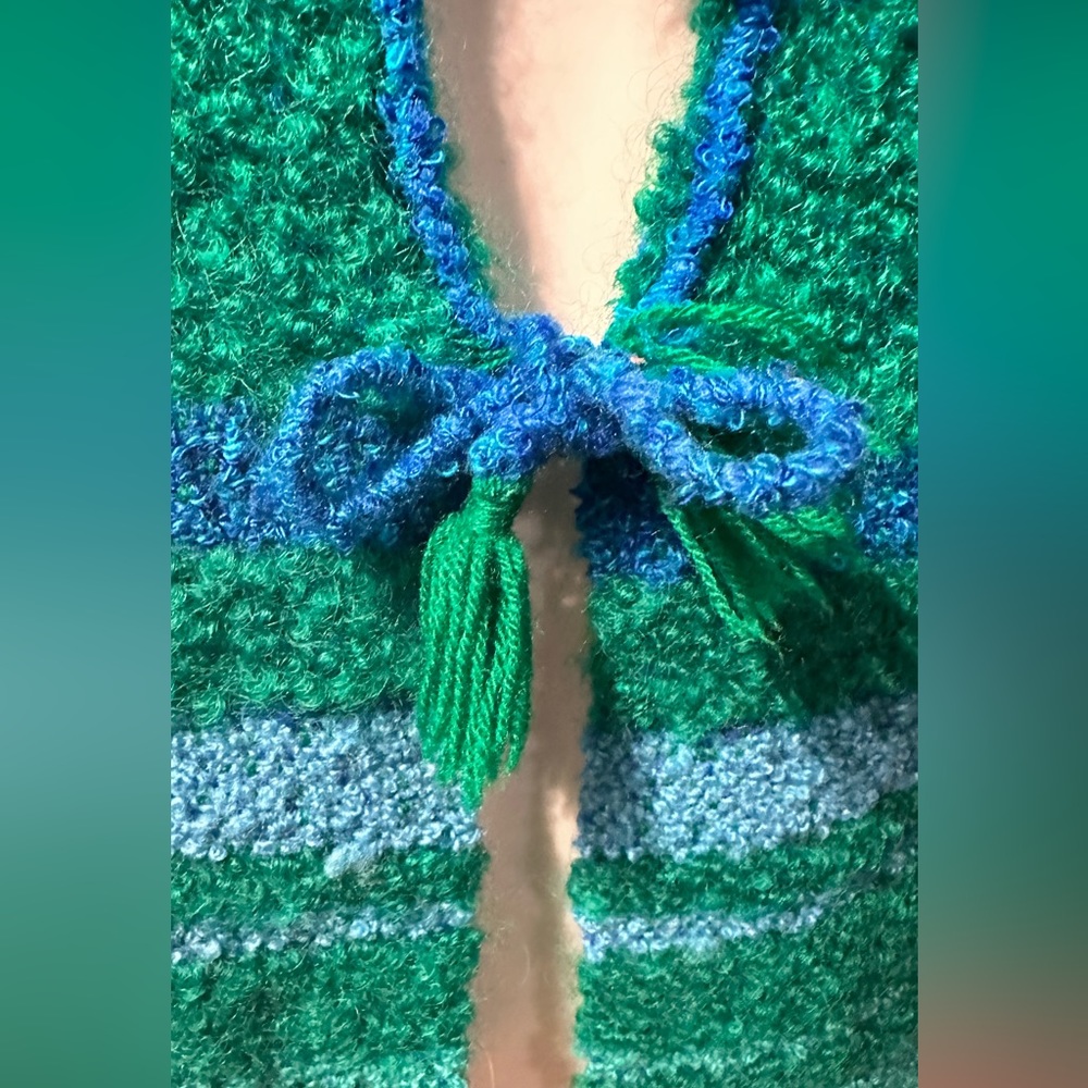 Vintage sheep knit vest. - Picture 10 of 12